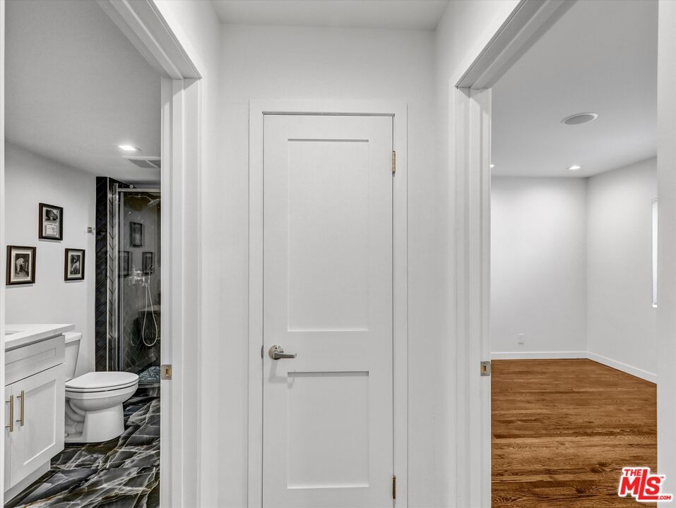 Bathroom, Interior, Recessed Lighting, Wood Texture Flooring