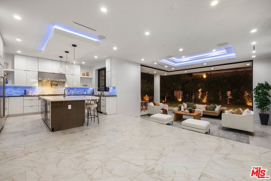 Interior, Kitchen, Living room, Marble, Pendant Lights, Recessed Lighting