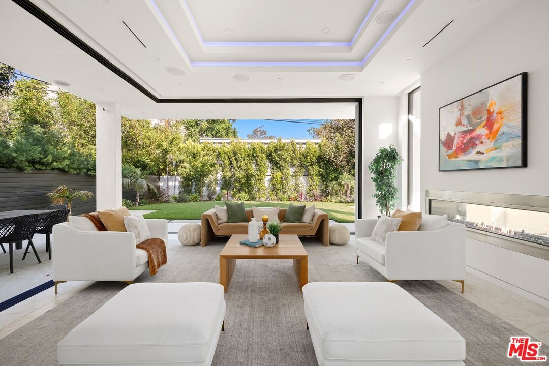 Fireplace, Interior, Living room, Recessed Lighting