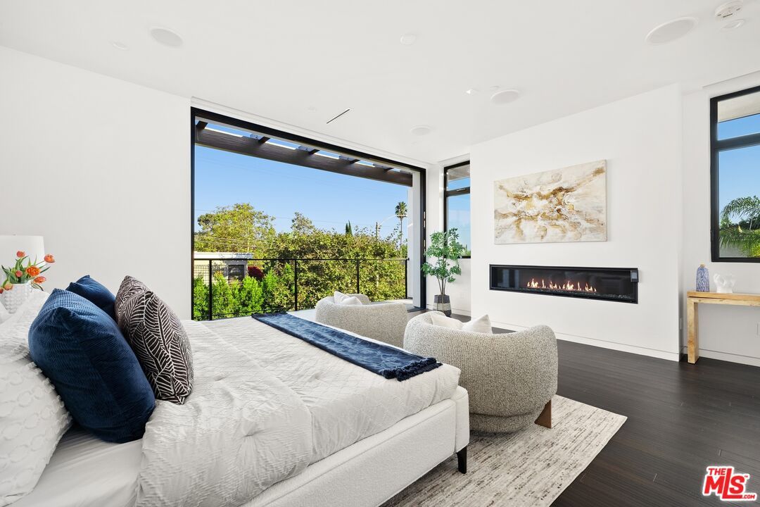 Bedroom, Fireplace, Interior, Recessed Lighting, Wood Texture Flooring