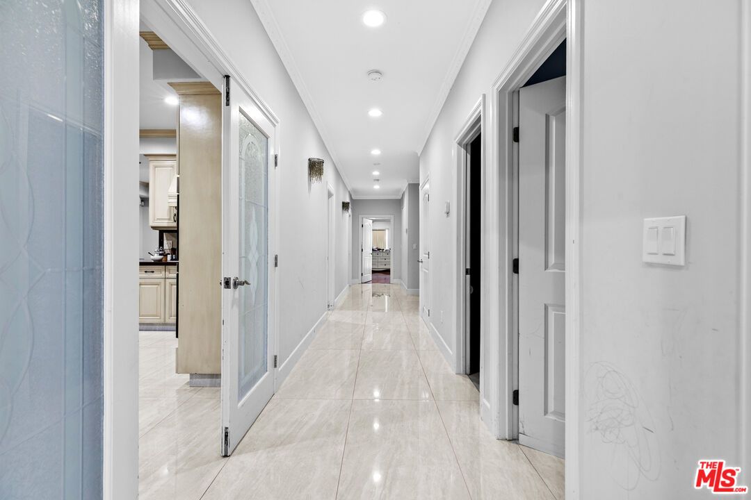 Interior, Recessed Lighting