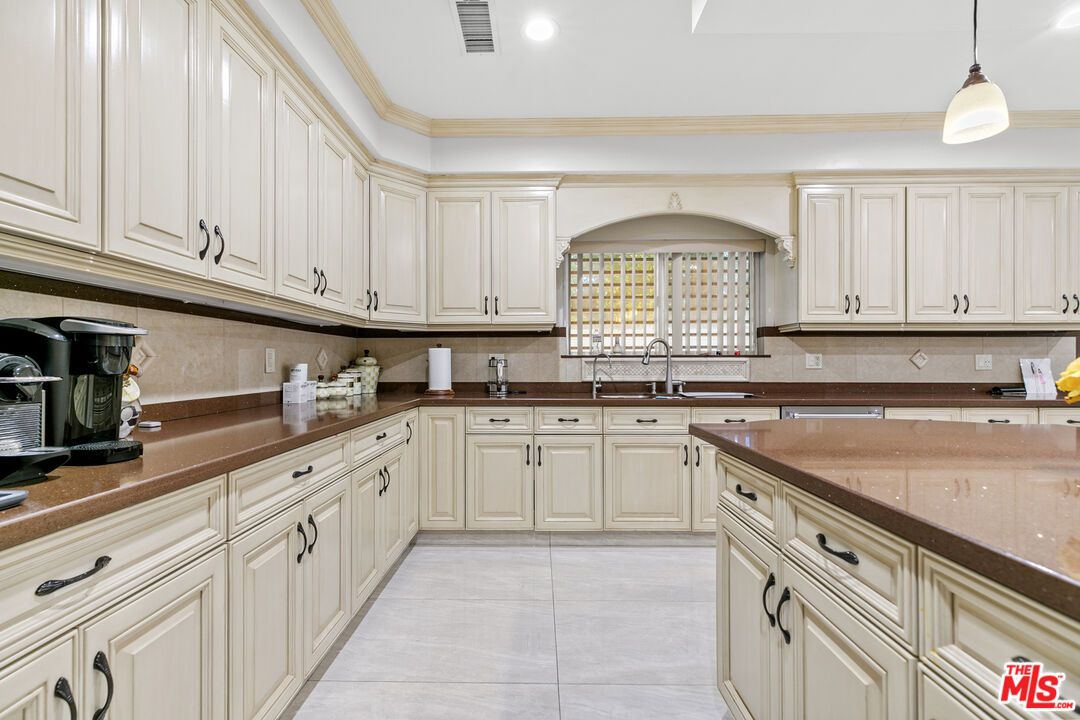 Interior, Kitchen, Pendant Lights, Recessed Lighting