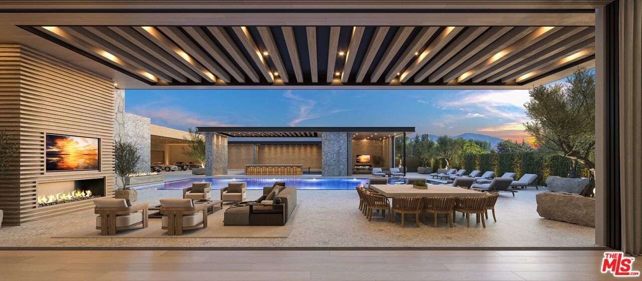 Exterior, Fireplace, Pool