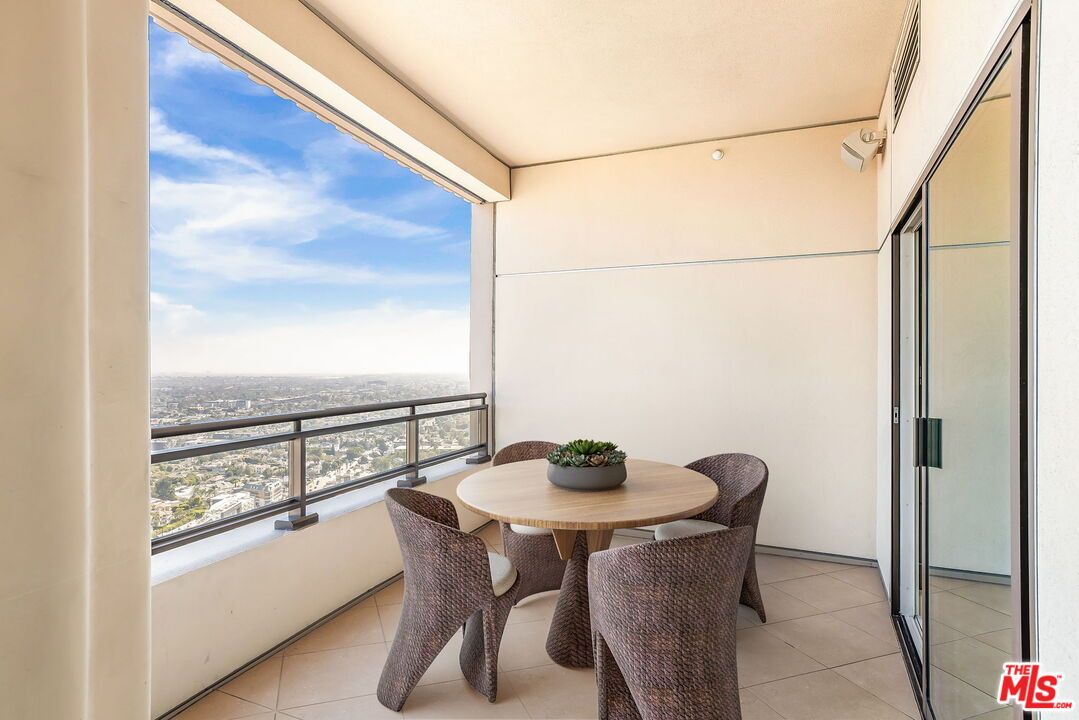 Dining room, Interior