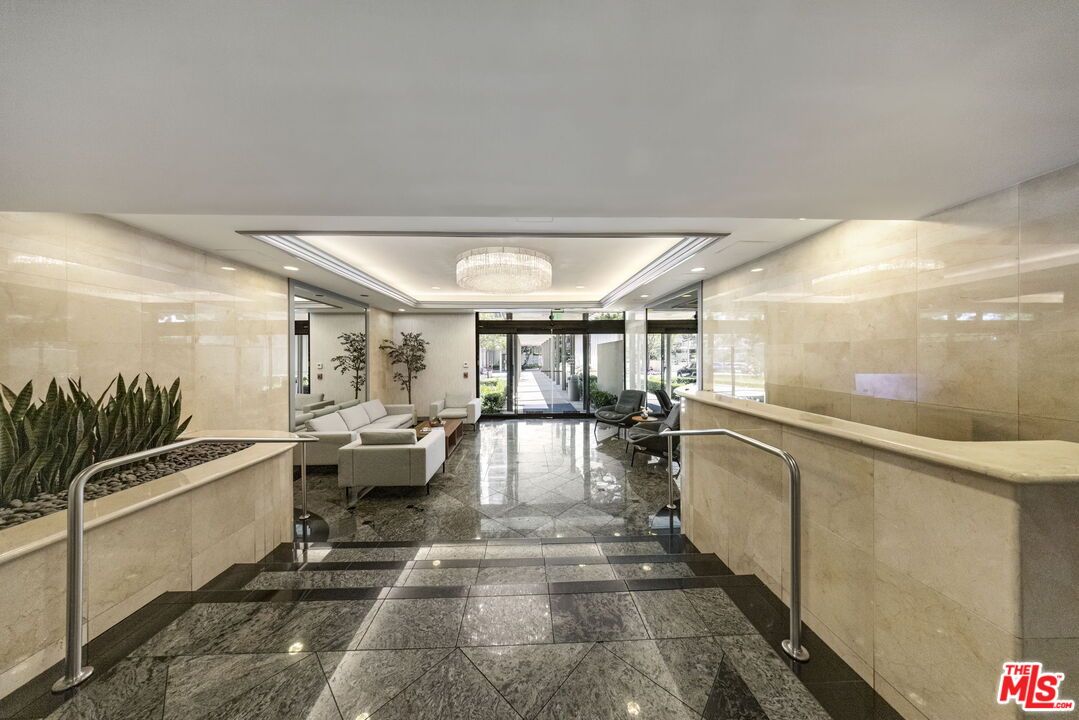 Chandelier, Interior, Recessed Lighting