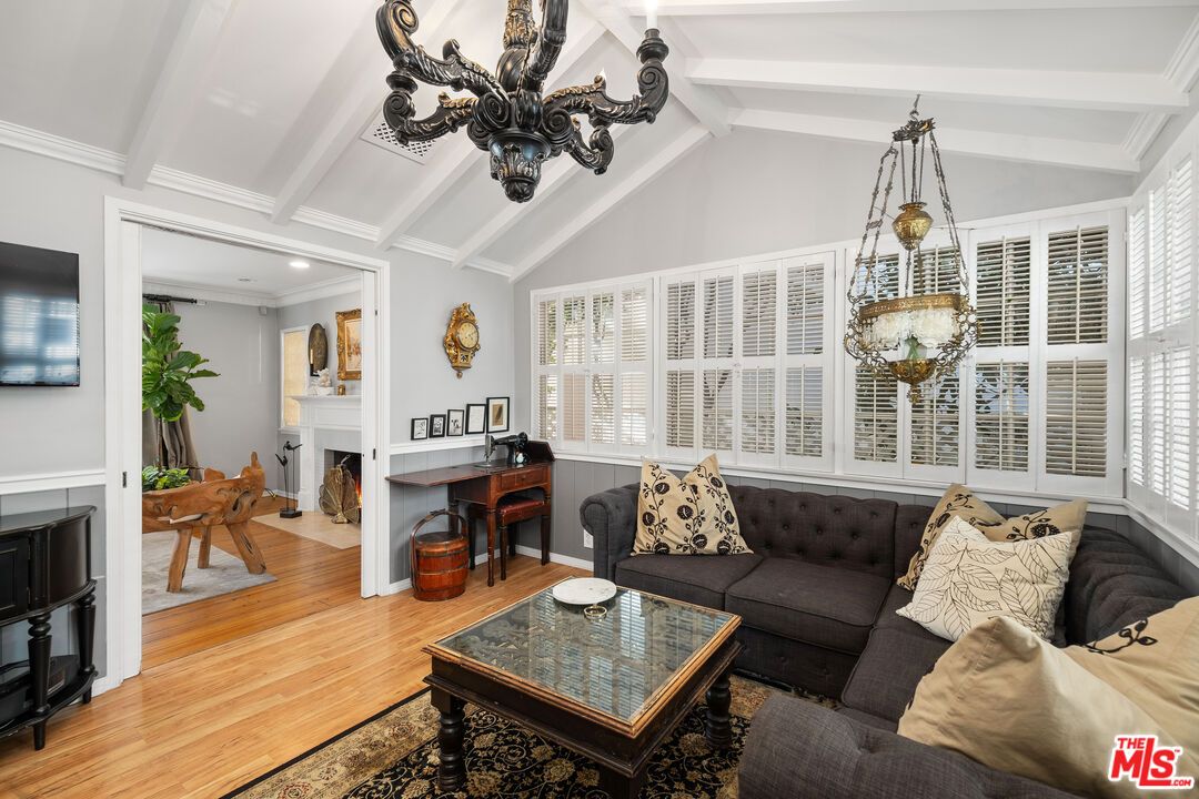 Fireplace, Interior, Living room, Pendant Lights, Recessed Lighting, Wood Texture Flooring