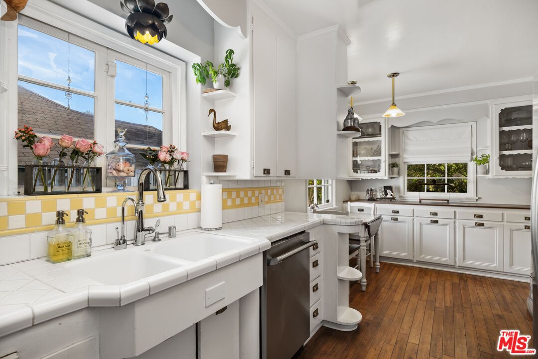 Interior, Kitchen, Pendant Lights, Tile Countertops, Wood Texture Flooring