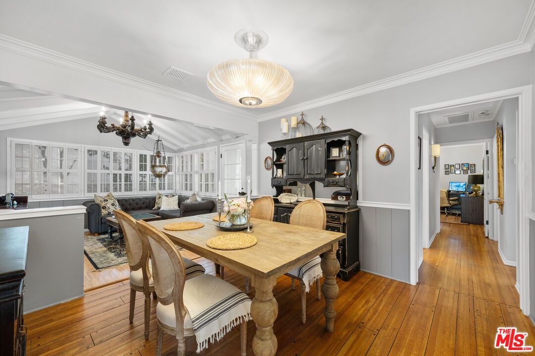 Chandelier, Dining room, Interior, Living room, Wood Texture Flooring