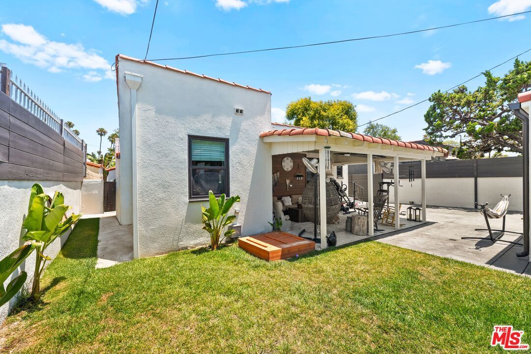 Backyard, Exterior