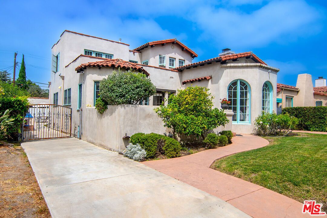Backyard, Exterior, Facade, Spanish Mediterranean