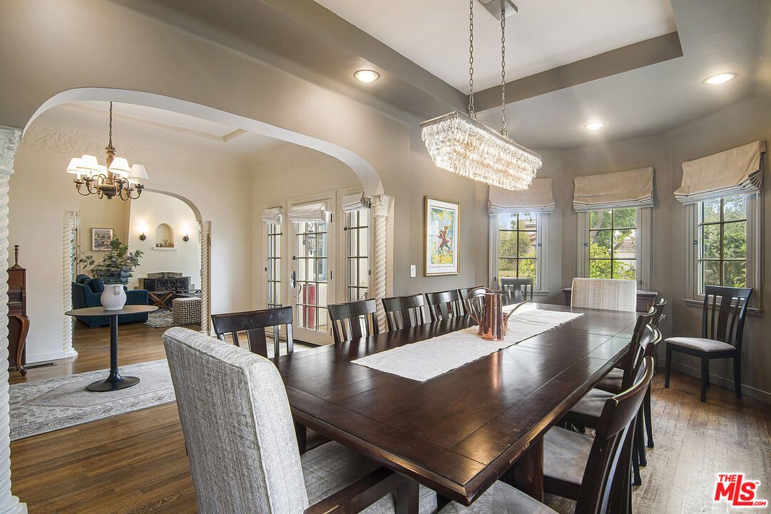 Chandelier, Dining room, Interior, Living room, Recessed Lighting, Wood Texture Flooring