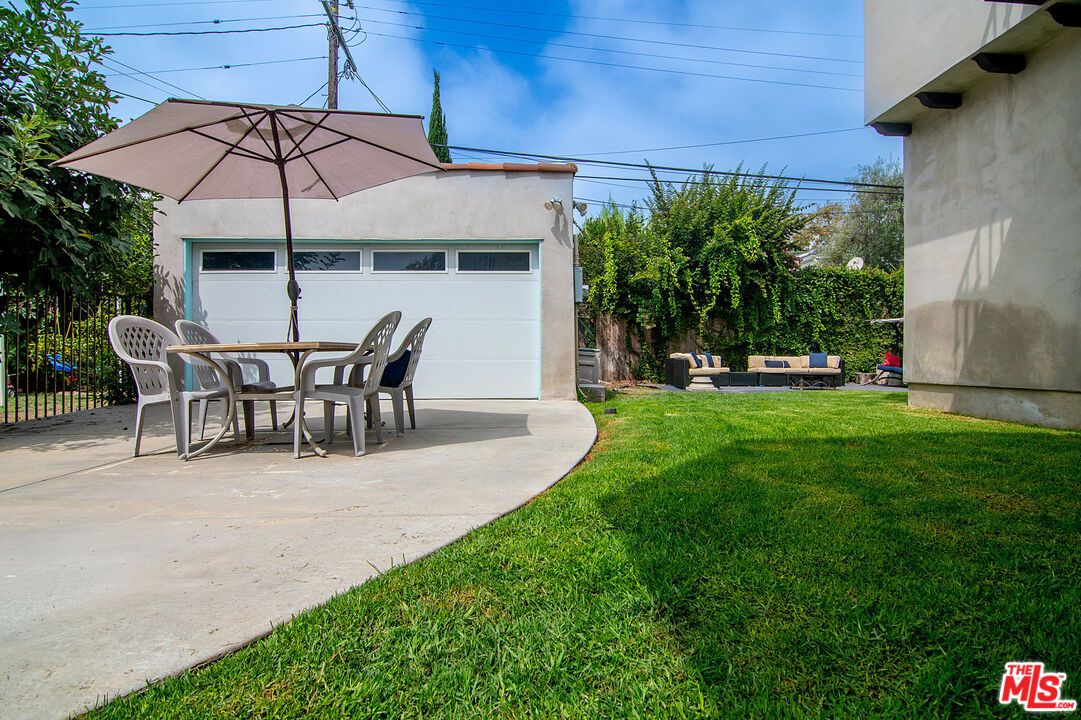 Backyard, Detached Garage, Exterior