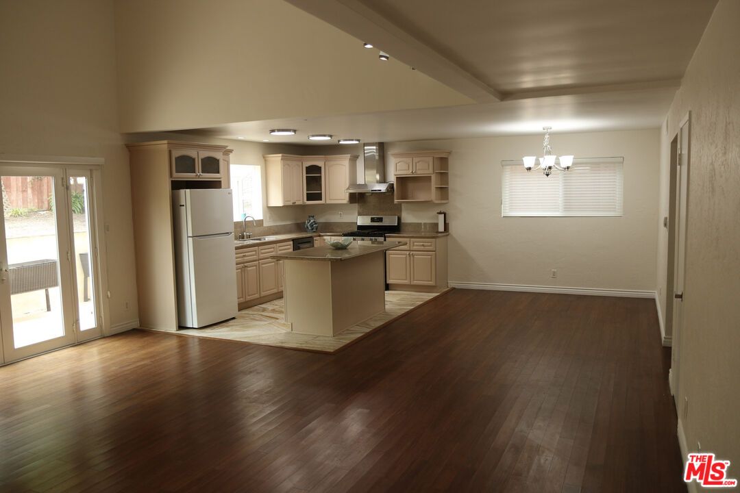 Chandelier, Interior, Kitchen, Recessed Lighting, Stainless Steel Appliances, Wood Texture Flooring