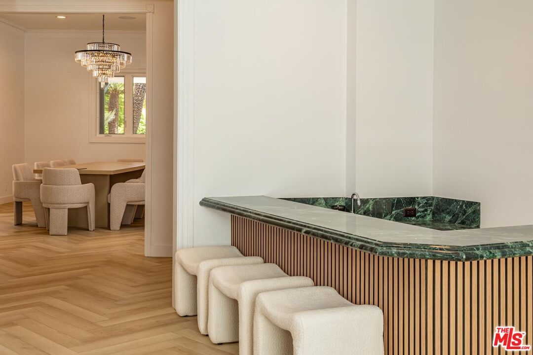 Chandelier, Dining room, Interior, Recessed Lighting, Wood Texture Flooring