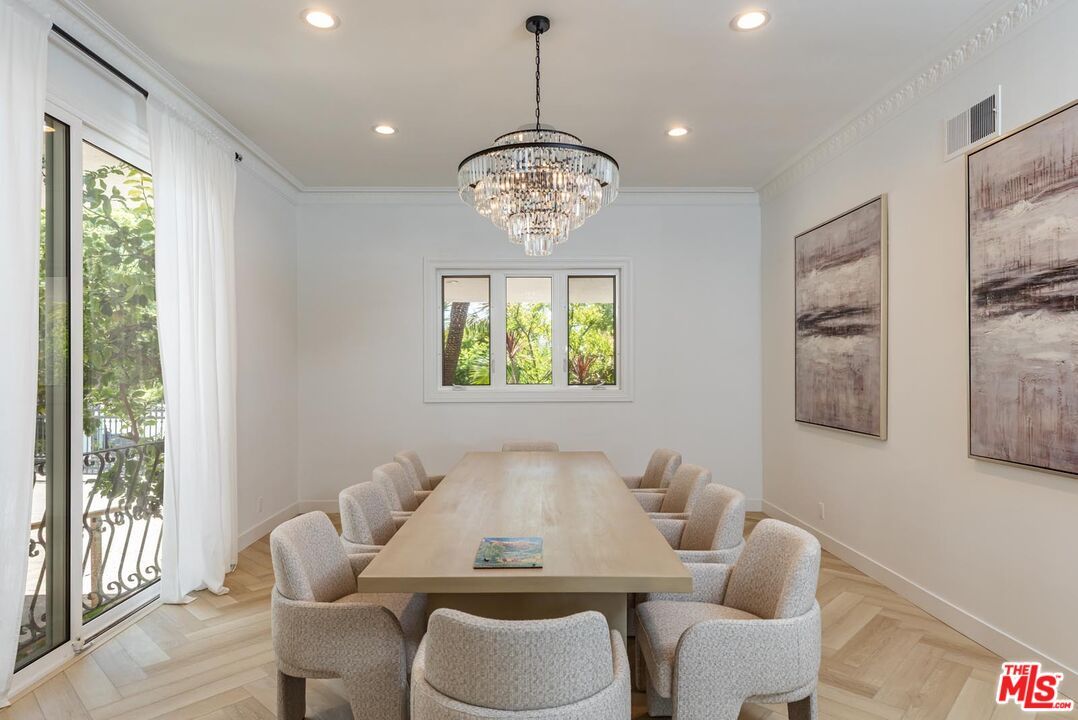 Chandelier, Dining room, Interior, Recessed Lighting, Wood Texture Flooring