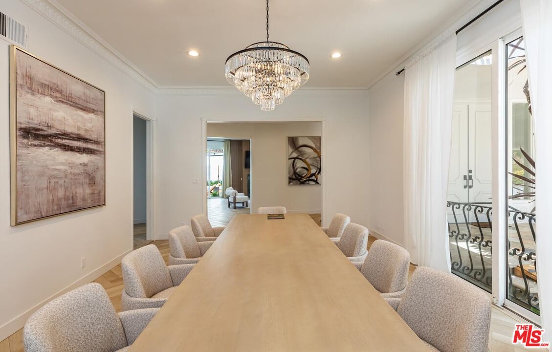 Chandelier, Dining room, Interior, Recessed Lighting, Wood Texture Flooring