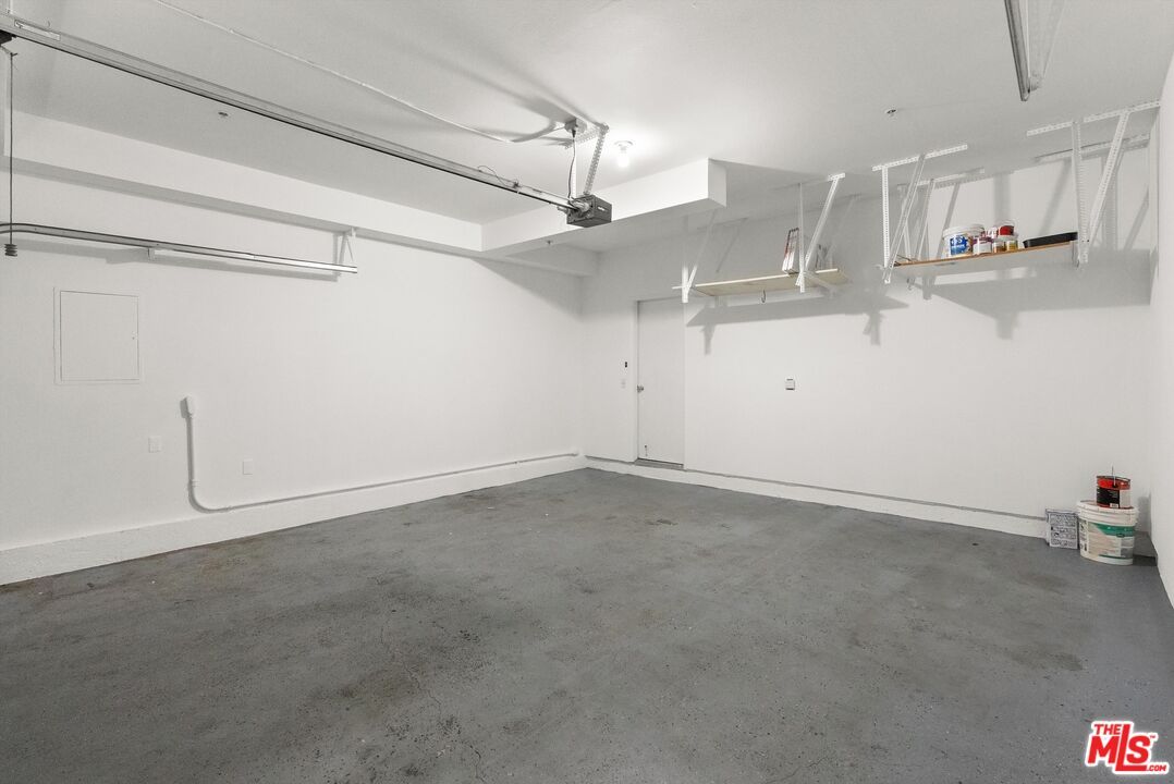 Empty room, Garage, Interior