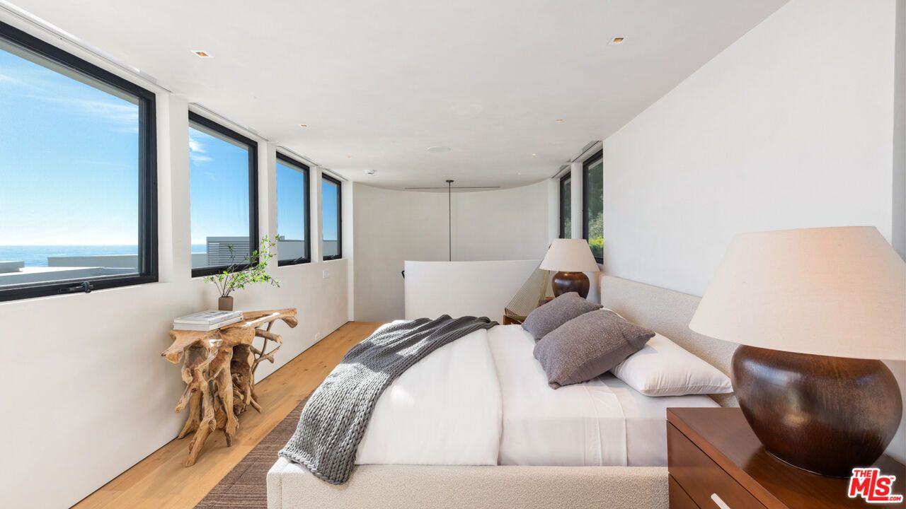 Bedroom, Interior, Recessed Lighting, Water, Wood Texture Flooring