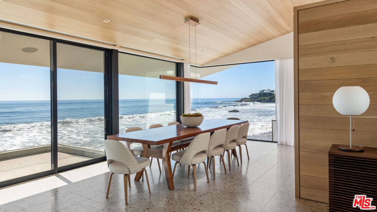Dining room, Interior, Pendant Lights, Recessed Lighting, Water, Wooden Ceilings, Wooden Walls