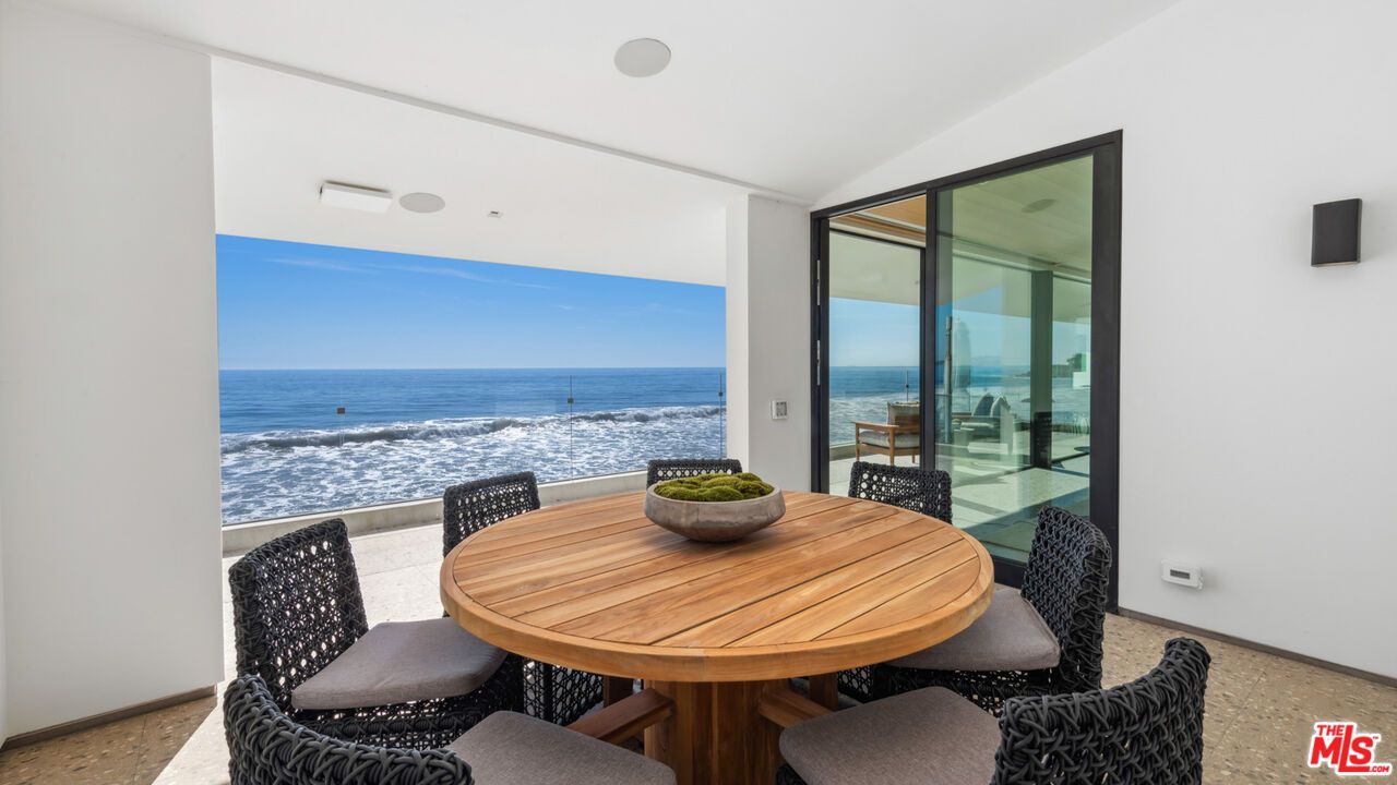 Dining room, Interior, Water