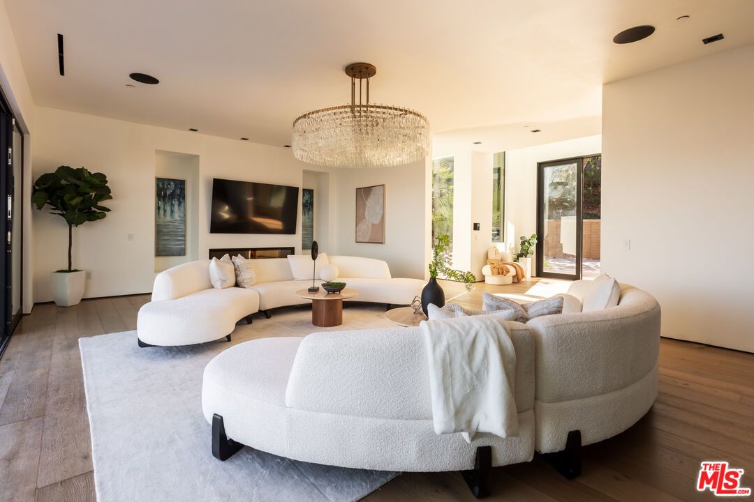 Chandelier, Interior, Living room, Recessed Lighting, Wood Texture Flooring