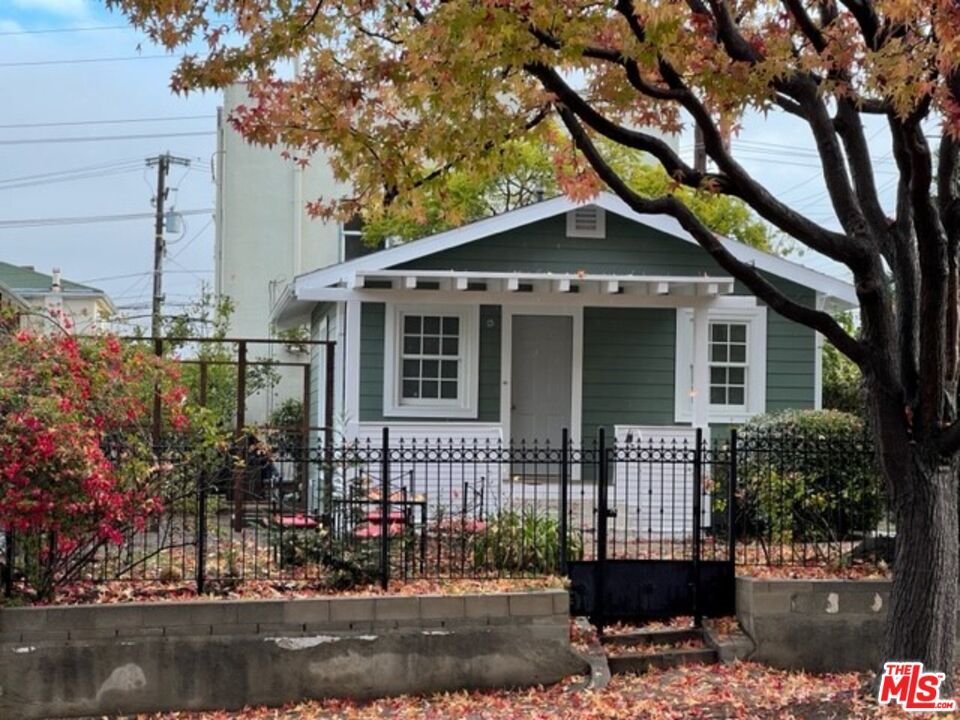 Exterior, Facade, American Craftsman