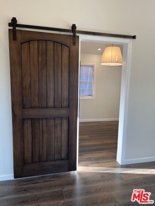 Interior, Pendant Lights, Recessed Lighting, Wood Texture Flooring