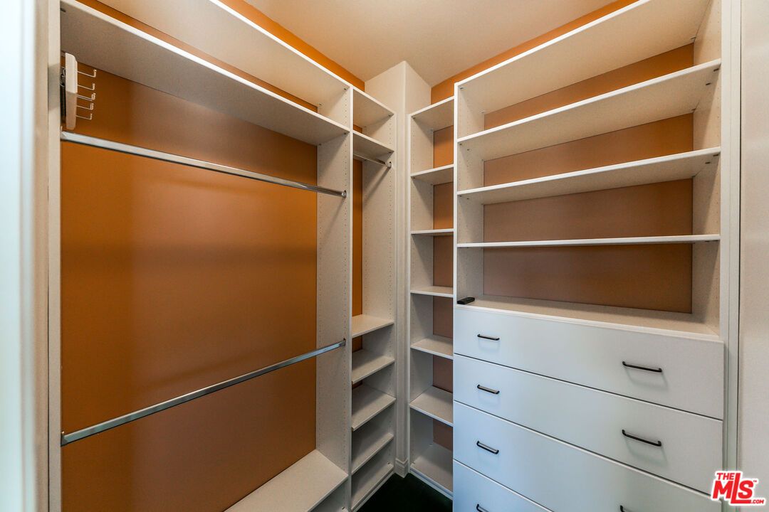 Interior, Walk-in Closets