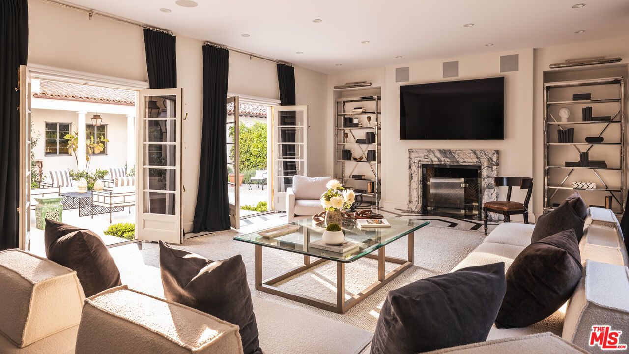 Fireplace, Interior, Living room, Recessed Lighting