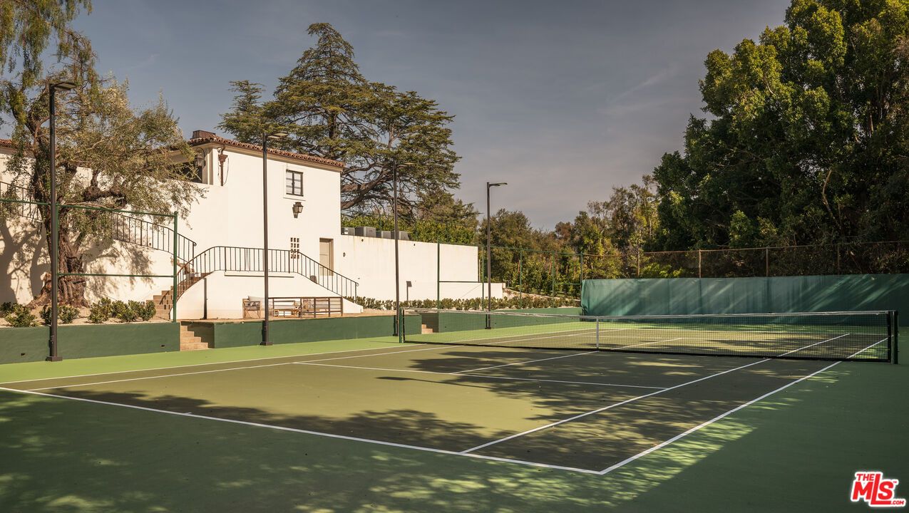 Exterior, Tennis Courts