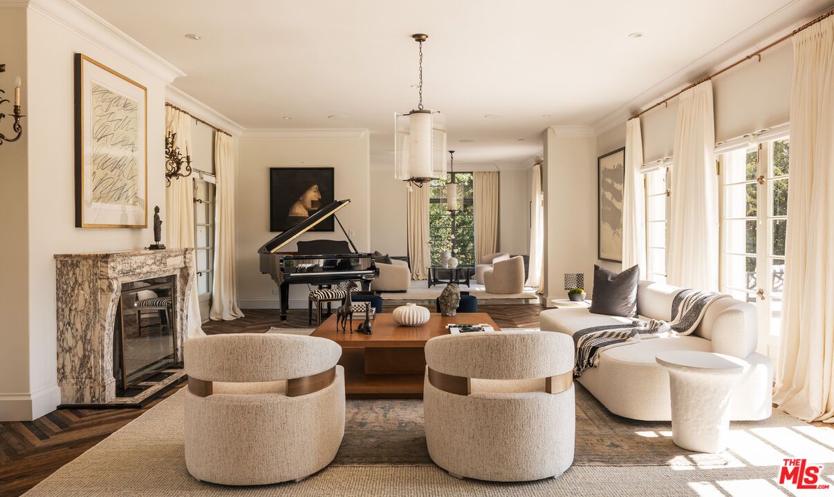 Fireplace, Interior, Living room, Pendant Lights, Piano, Recessed Lighting, Wood Texture Flooring