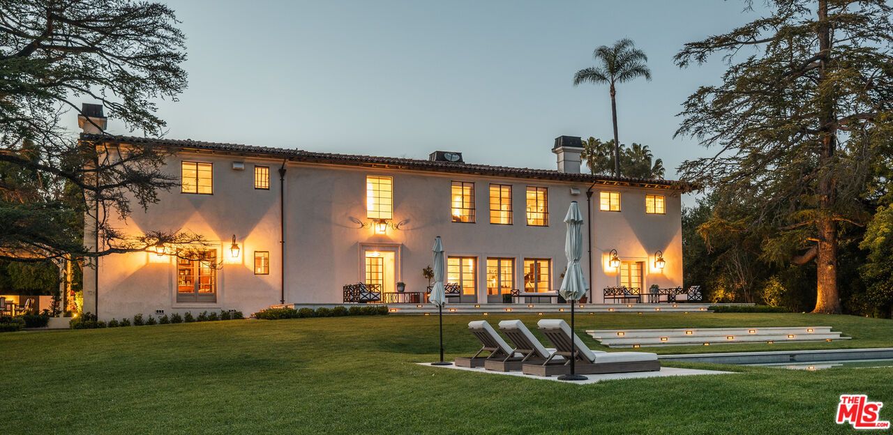 Backyard, Exterior, Facade, French Provincial