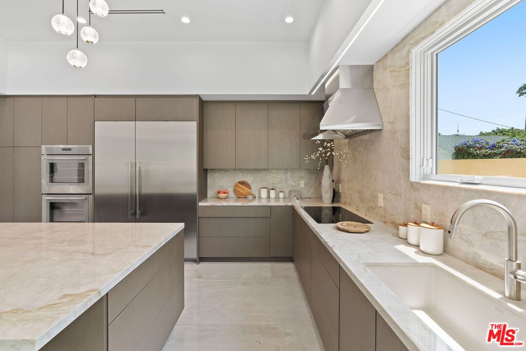 Interior, Kitchen, Pendant Lights, Recessed Lighting, Stainless Steel Appliances