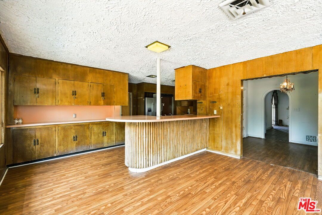 Interior, Kitchen, Wood Texture Flooring, Wooden Walls