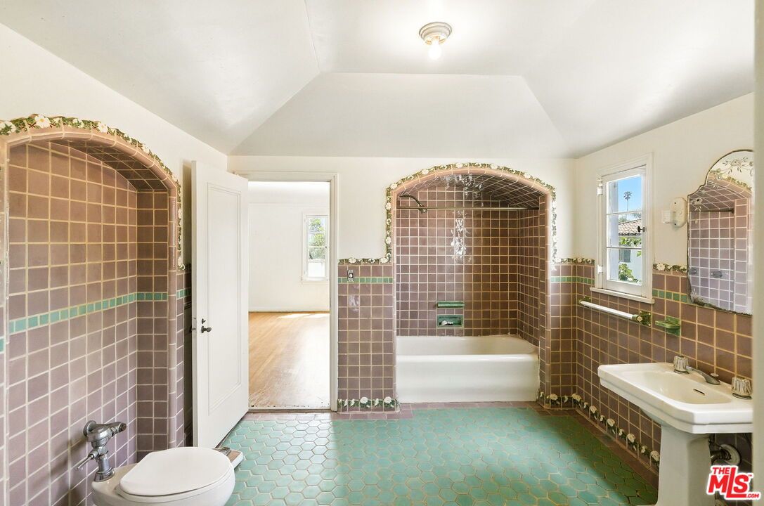 Bathroom, Interior, Wood Texture Flooring