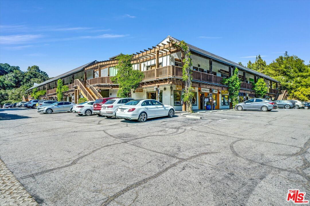 Exterior, Facade, Condo Building