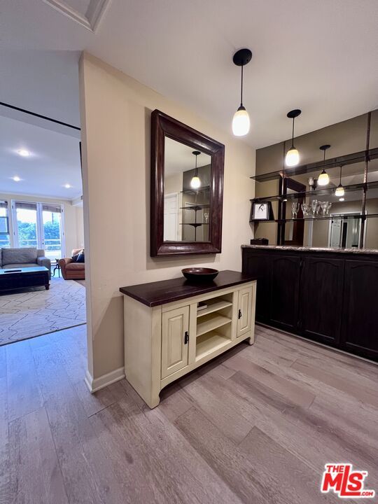 Interior, Pendant Lights, Recessed Lighting, Wood Texture Flooring
