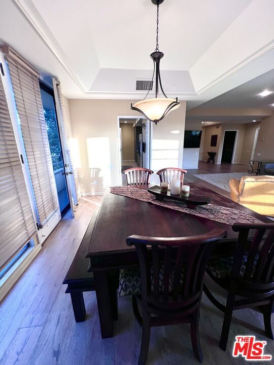Dining room, Interior, Pendant Lights, Recessed Lighting, Wood Texture Flooring