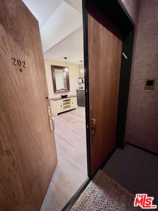 Interior, Kitchen, Pendant Lights, Wood Texture Flooring