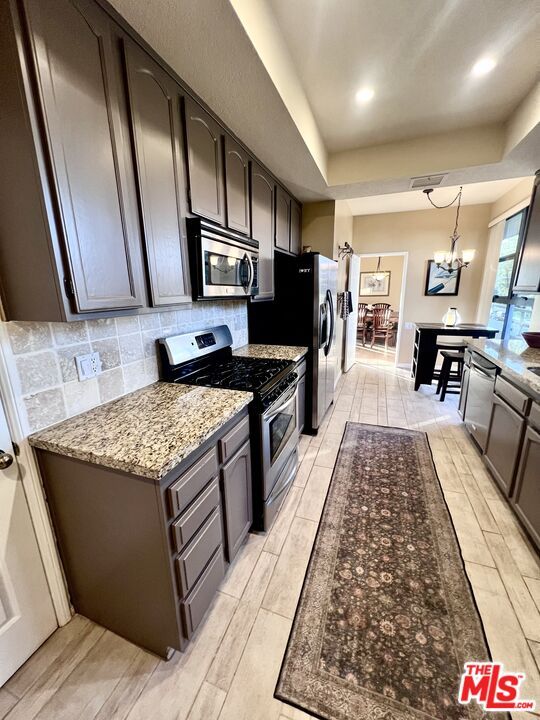 Chandelier, Dining room, Interior, Kitchen, Pendant Lights, Recessed Lighting, Wood Texture Flooring