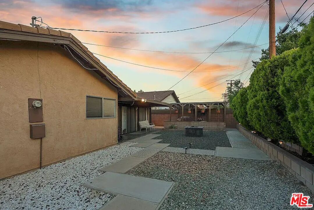 Backyard, Exterior