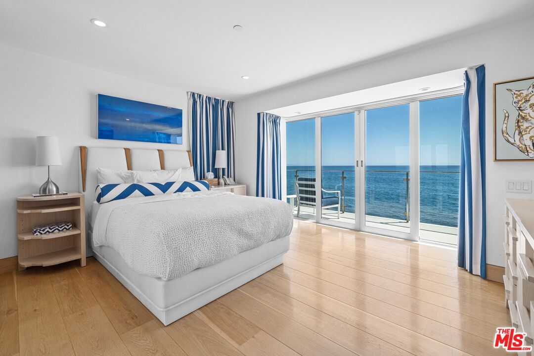 Bedroom, Interior, Recessed Lighting, Water, Wood Texture Flooring