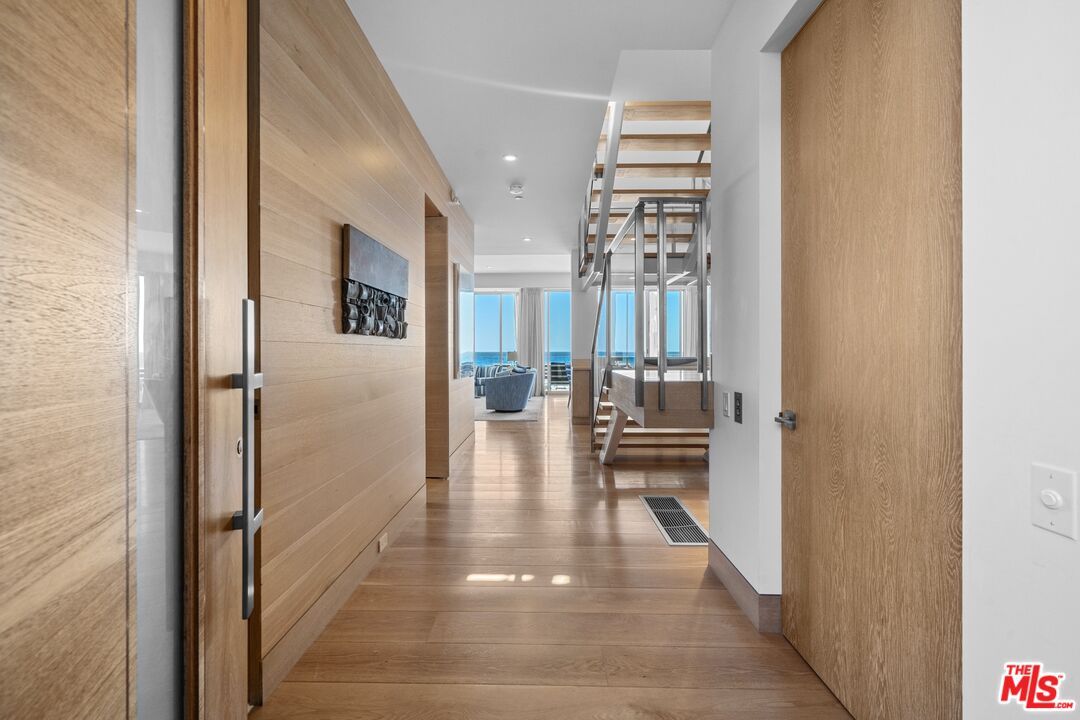 Interior, Recessed Lighting, Water, Wood Texture Flooring