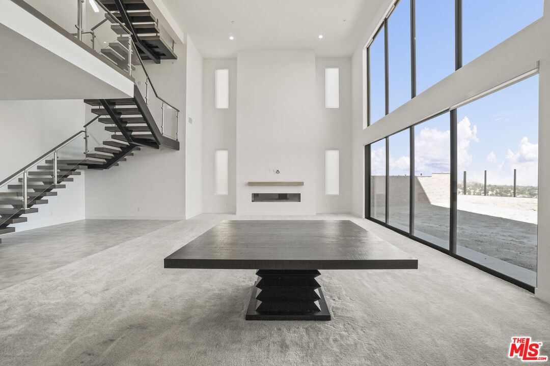 Fireplace, Interior, Recessed Lighting