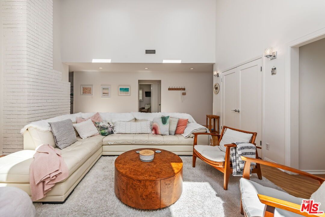 Interior, Living room, Recessed Lighting, Stone Walls