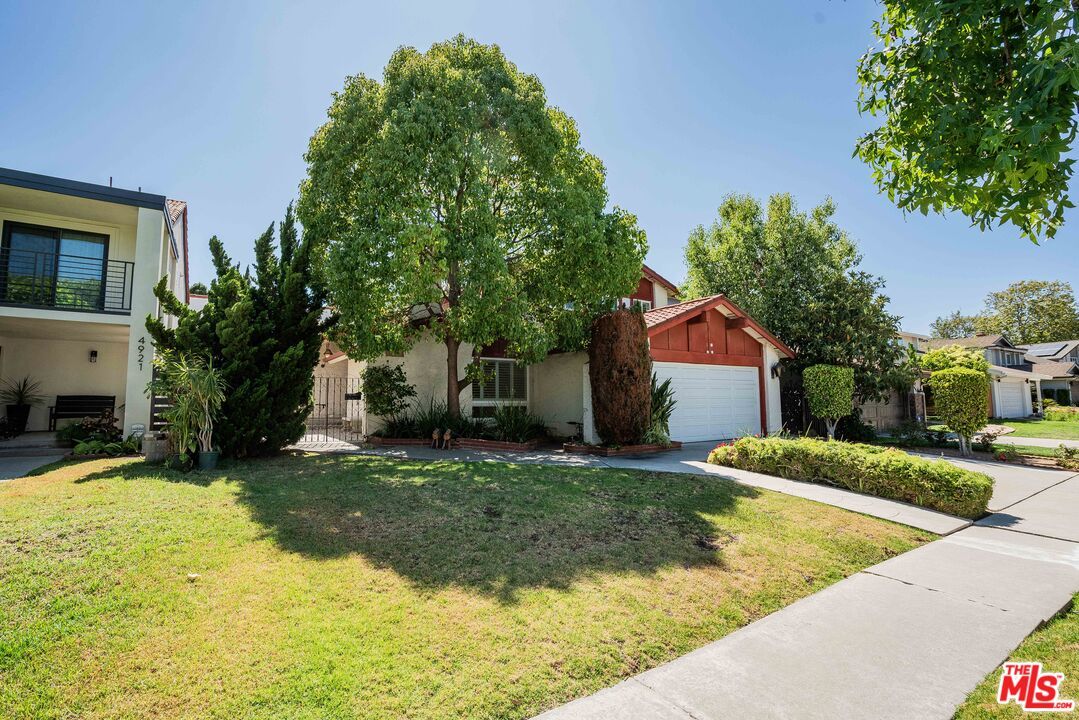 Backyard, Detached Garage, Exterior