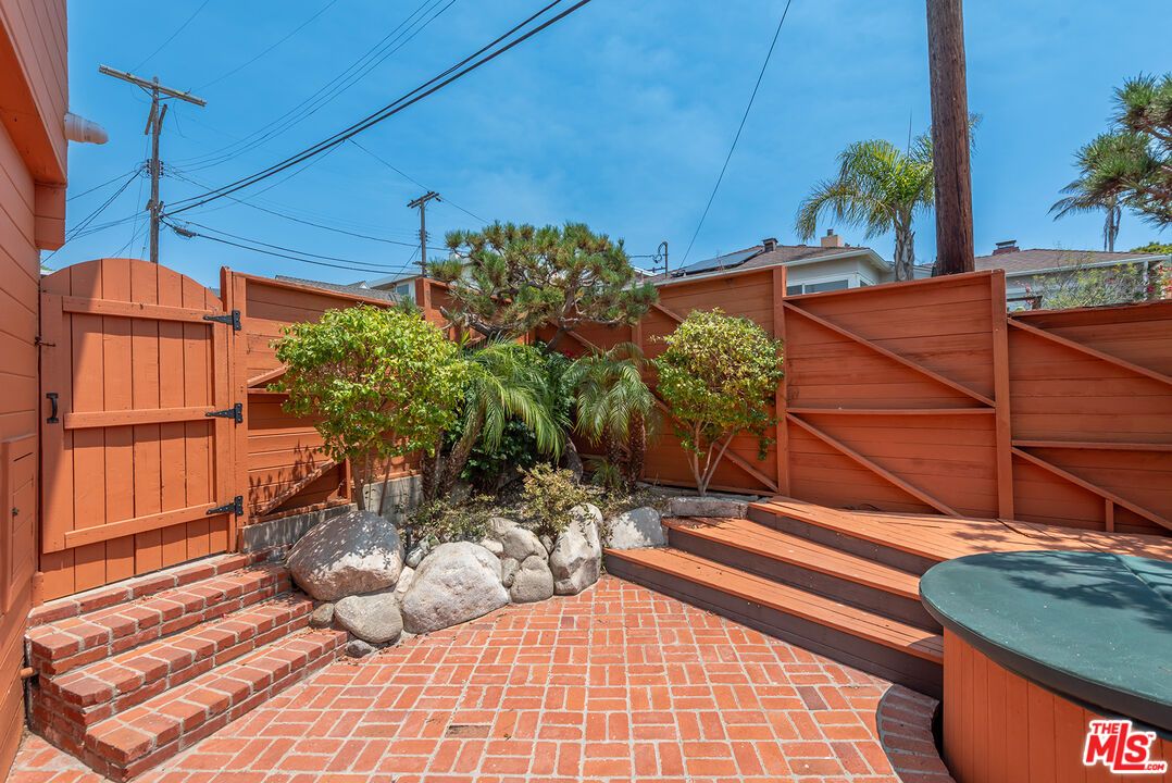 Exterior, Hot Tub