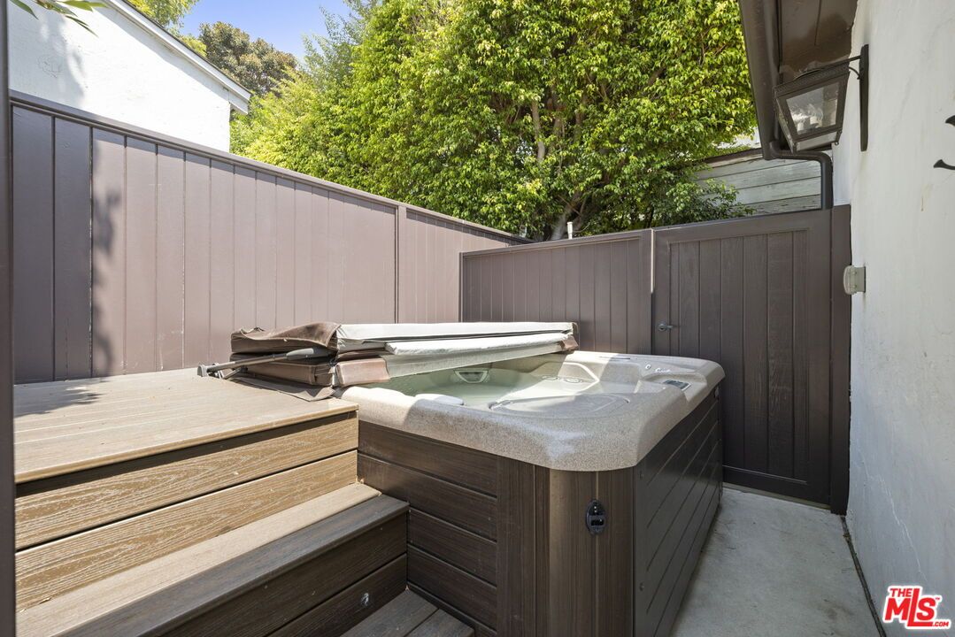 Exterior, Hot Tub