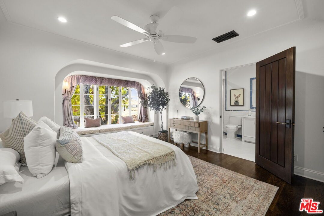 Bathroom, Bedroom, Interior, Recessed Lighting, Wood Texture Flooring