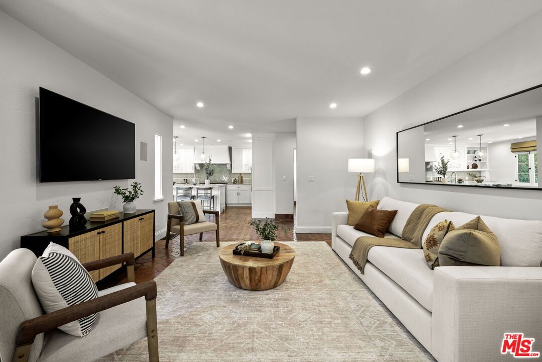 Interior, Kitchen, Living room, Pendant Lights, Recessed Lighting, Wood Texture Flooring